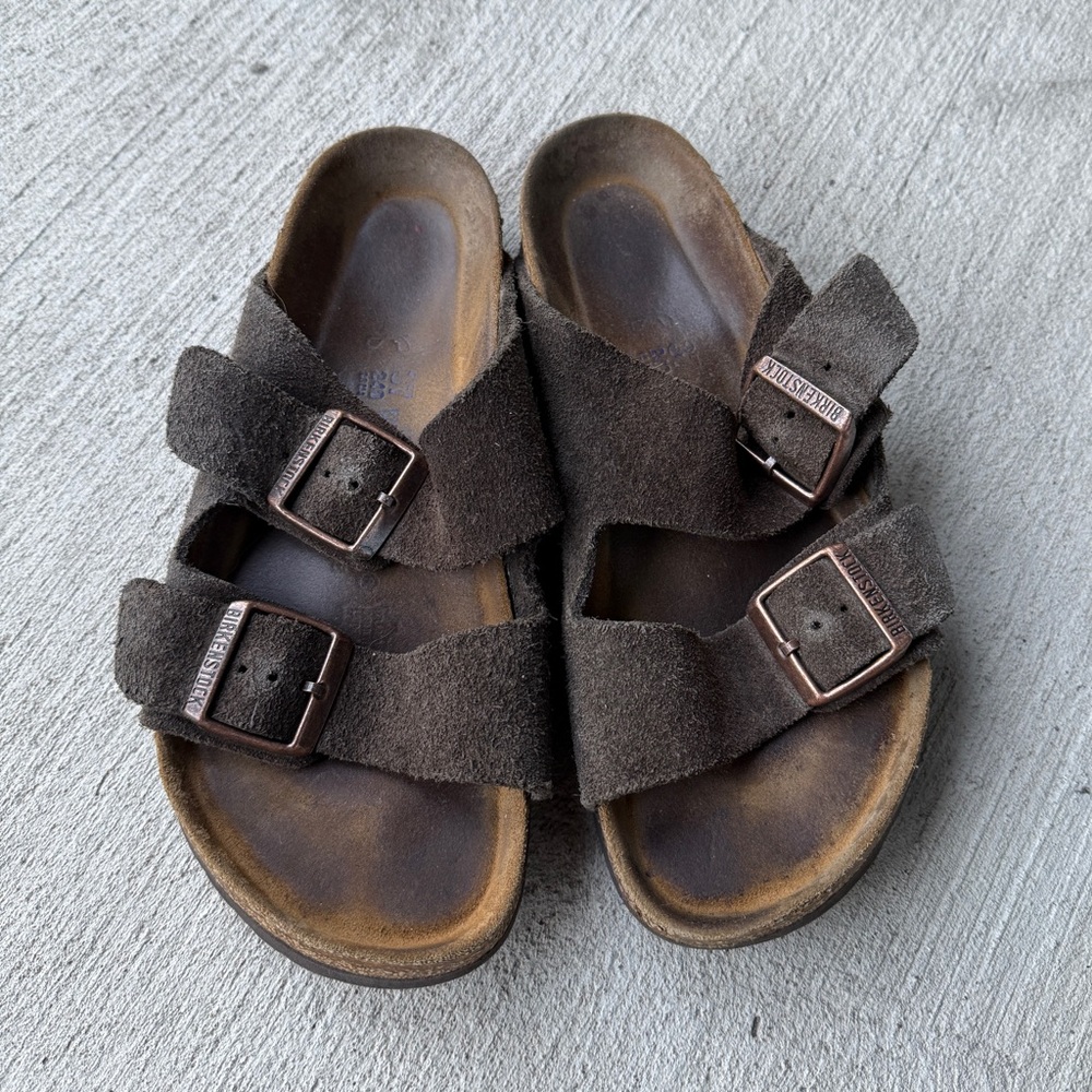 Women’s brown Birkenstock sandals!